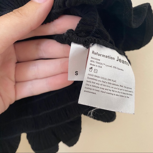 Reformation Leonore Smocked Black Crop Top Small - Picture 4 of 6